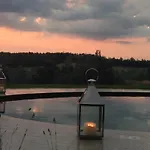 Villa Larniano *